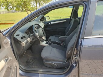 Opel Astra kombi 1.6i benzín - 8