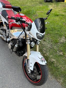 Yamaha R1 - 8