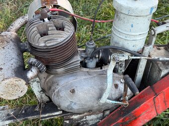 Prodám frezu domácí výroby s vlekem,včetně rotavatoru - 8