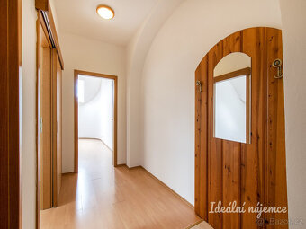 Pronájem bytu 2+kk, V Borovičkách, Stodůlky, 18000 Kč/měs, 5 - 8