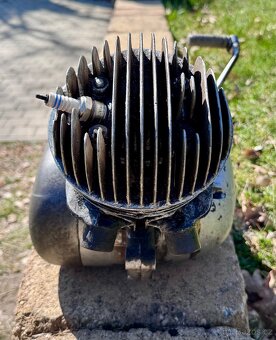 Jawa ČZ 150 352 kývačka - motor - 8