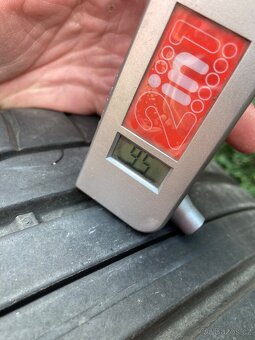 Prodám letní pneu 255/35 R19 Dunlop - 8