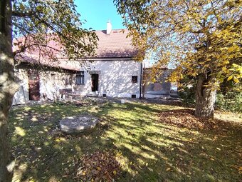 Rodinný dům 5+1 se zahradou 590 m2 - Hradec Králové - 8