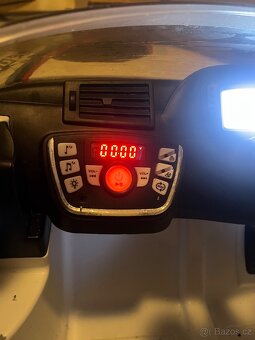 Elektrické auto BMW M6 GT - 8