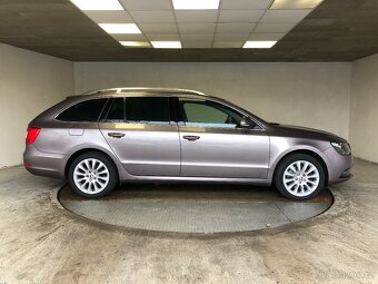 ŠKODA SUPERB COMBI 2.0TDI DSG - 8