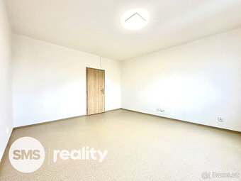 Pronájem bytu 1+1, 40 m² – Obránců míru 864/25, cihlový dům - 8