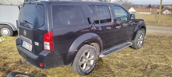 Nissan Pathfinder - 8