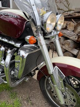 Triumph Rocket III clasic - 8