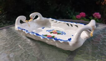 Porcelánový podnos s labutěmi - 8
