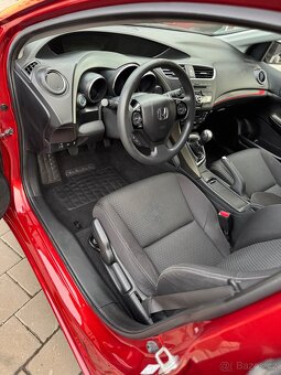 Spolehlivá a servisovaná Honda Civic 1.4 i-VTEC (2015) - 8