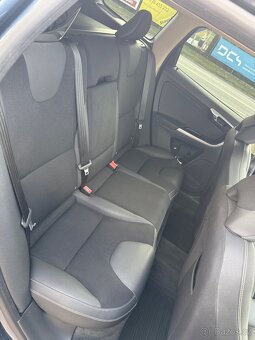 Volvo xc60 2.4d 120kw awd - 8