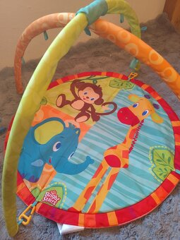 Hrazdička včetně hraček - 8