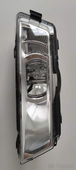 Škoda Rapid 5JA mlhovka prava led denní svíceni - 8
