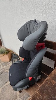 prodám 2 ks AUTOSEDAČKY ROMER - 8