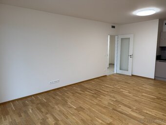 Pronájem bytu 2 + kk Zahálka Mezi Vodami - 8