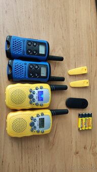 Visačky Walkie talkie a motorola . 4ks - 8