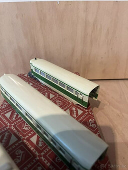 Märklin železniční vůz ST 800 zeleno-béžový Střešní žebra m - 8