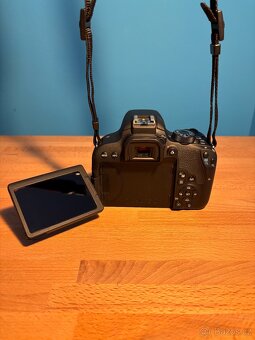 Canon EOS 800D + EF-S 24mm f/2.8 STM + EF-S 10-18mm IS STM - 8