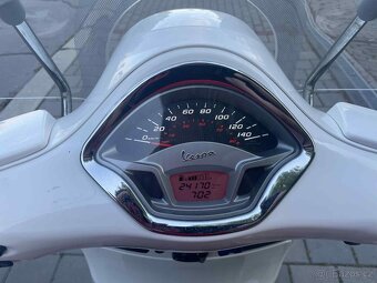 Vespa 300 GTS Super - Nová STK - 2015 model - 8