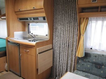 Prpdám karavan Hobby 495 UF,r.v.2002 + předstan + nosič kol. - 8