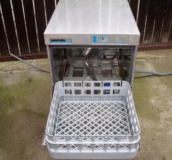 Myčka. Výrobník ledu. - 8