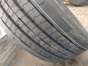 Pneumatiky MICHELIN 315/70R22.5 - NOVÉ - 2 přední vodící - 8