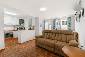 Apartmán u pláže La Mata, Španělsko - 8