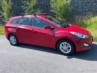 Hyundai i30 combi 1,4 nové v ČR, servis. knížka - 8