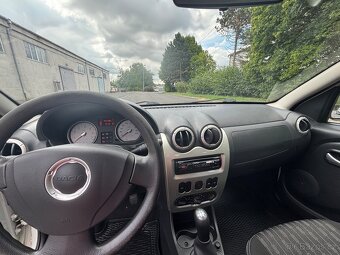 Dacia Sandero - 8