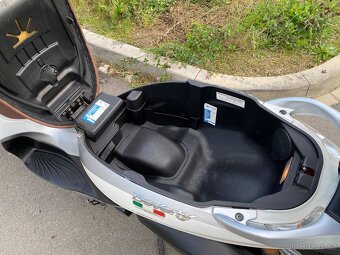 Scooter Piaggio Beverly 300 ie - 8