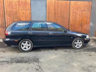 VOLVO V40 1,8i tažné, alu kola - 8