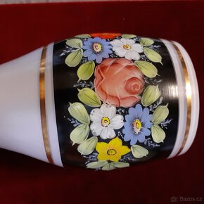 Starožitná váza z mléčného skla - 8