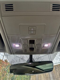 Volkswagen Touran 2.0 TDI, highline, plna histórie vyhřívaný - 8