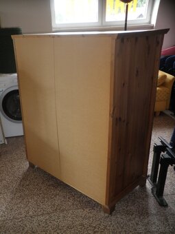 Dřevěná skříň nebo tv komoda - 8