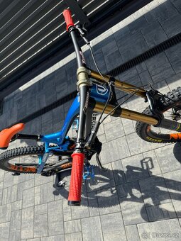 Carbon sjezd bike DH kolo Mondraker SUMMUM karbon Fox40 DHX2 - 8