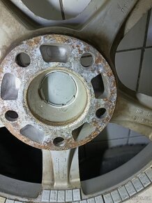 Zimní pneu ALU kola 114,3 - ET 40 - 215/65 R16 - 8