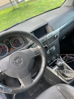 Opel Astra H 1.7 cdti caravan plná výbava - 8