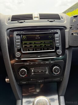 ŠKODA OCTAVIA II RS 2.0 TSI KŮŽE, COLUMBUS, SOUND SYSTEM - 8