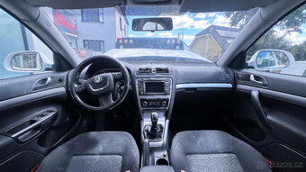 Vůz na náhradní díly Škoda Octavia 2 FL sedan 2011 CDAA NMY - 8