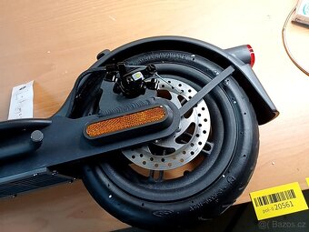 Elektrická koloběžka Xiaomi Mi Electric Scooter Essential - 8