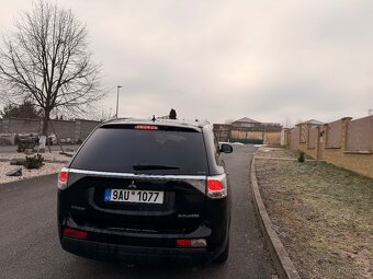 Mitsubishi outlnader - 8