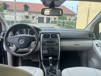 Mercedes-Benz B 180 - 8
