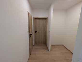 Pronájem bytu 3+1 70 m² Velehradská, Kroměříž - 8