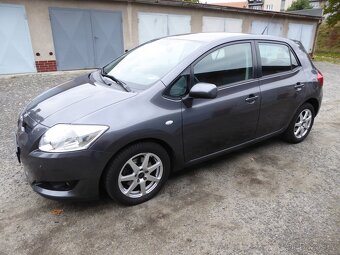 Toyota Auris 2,0 D-4D - výborný stav - 8