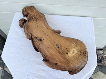 Velká dřevená socha Panna Marie značená řezbářem - 8