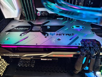 32 jader AMD 3970X, 128GB DDR4, RX6900 XT 16GB, 2TB SSD - 8