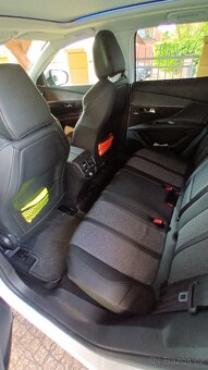 PEUGEOT 3008 1.5b HDi 130 Allure AT - 8