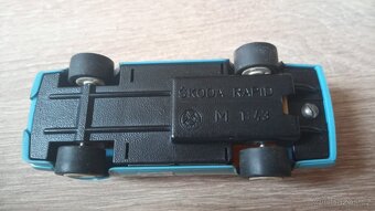 Dvě autíčka 1x škoda Rapid - 8