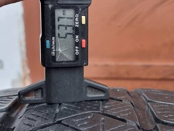 Zimní Pirelli 235/45/18 - 8