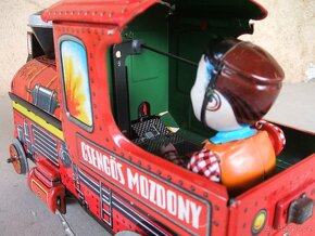 Csengos mozdony - maďarská plechová lokomotiva - 8